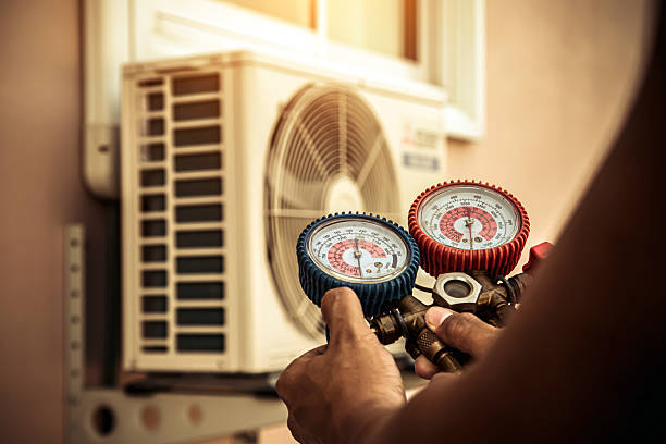 Professional Hvac Repair technician working in Burton, OH